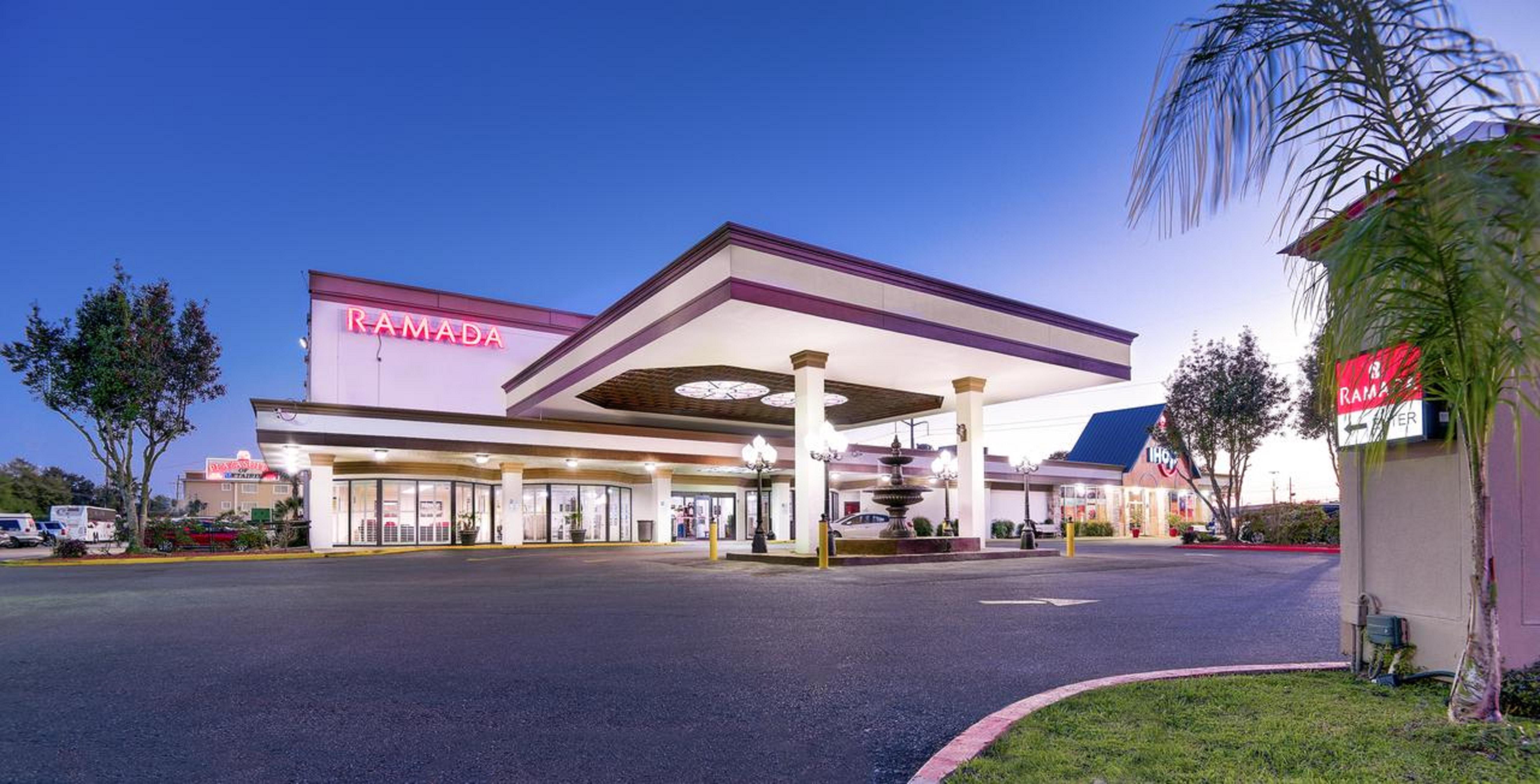 Ramada By Wyndham Metairie New Orleans Airport Hotel Exterior photo